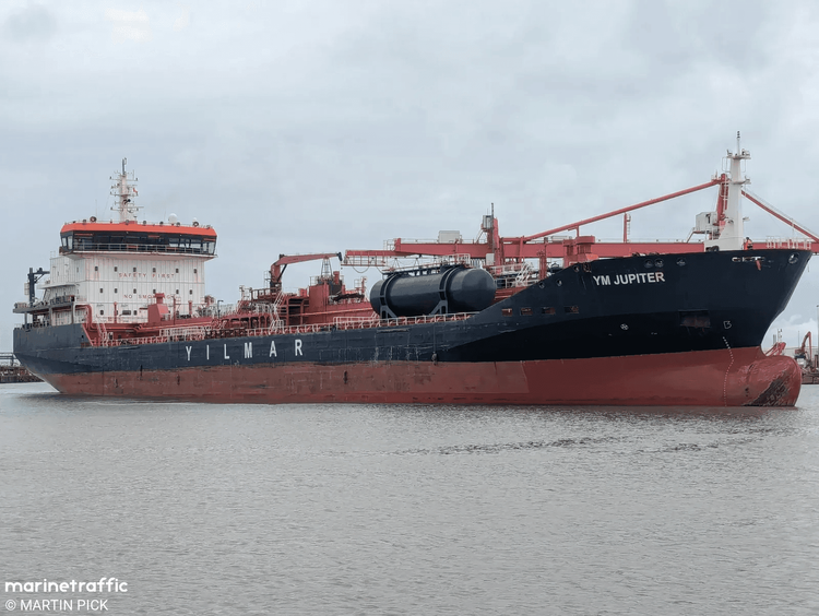 Imagen de portada - Petrolero YM Jupiter remolcado a fondeadero turco tras fallo de motor