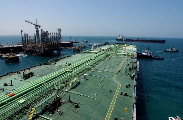 Imagen de portada - Petroleros Saudíes Evitan el Mar Rojo por la Ruta de África en Medio de Amenazas Hutíes