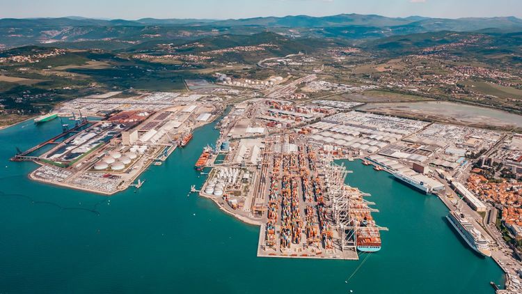 Imagen de portada - Port of Koper Increases Container Volume to 656 Thousand TEU