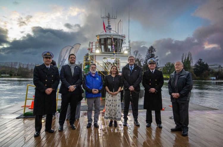 Imagen de portada - Portuaria Corral Inaugurates Hybrid Tugboat Don Víctor in Valdivia