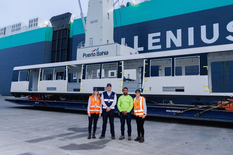 Imagen de portada - Puerto Bahía Unloads Train Car for Medellín Metro Expansion