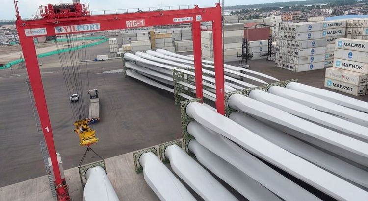 Imagen de portada - Puerto Bolívar Mobilizes 30 Blades for Villonaco III Wind Farm