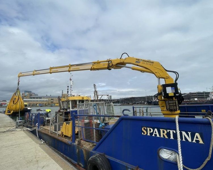 Imagen de portada - Reino Unido: ABP adquiere nueva grúa para operaciones marítimas en Puerto de Southampton