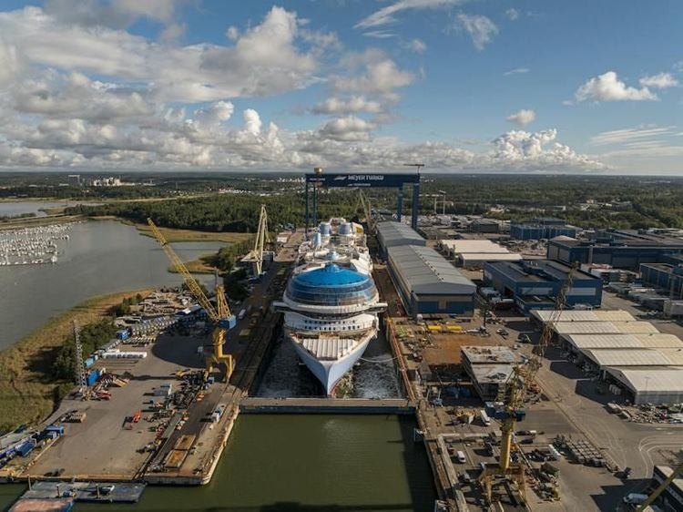 Imagen de portada - Royal Caribbean’s Hero of the Seas Floated Out in Finland