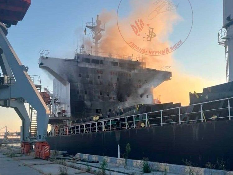 Imagen de portada - Russian Attacks on Mykolaiv Port and Ukrainian Ships in the Black Sea
