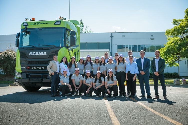 Scania abrió la inscripción para una nueva edición del programa "Conductoras"