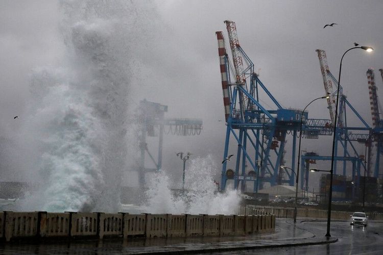 Imagen de portada - Storms in Chile Generate Logistics Delay Alerts at HMM