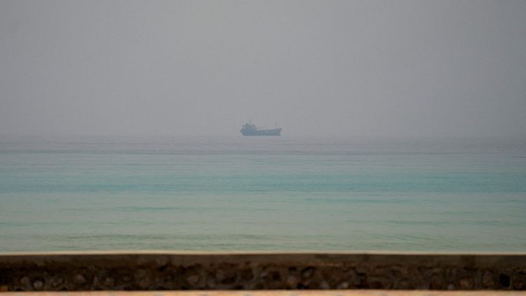 Imagen de portada - Supertanquero Invierte Curso Antes del Punto Estratégico del Mar Rojo Controlado por los Hutíes