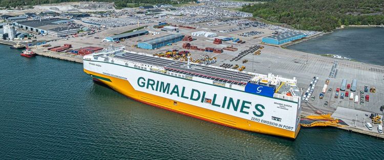 Imagen de portada - Sweden: Grimaldi Group Christens New Ammonia-Ready PCTC in Port of Wallhamn