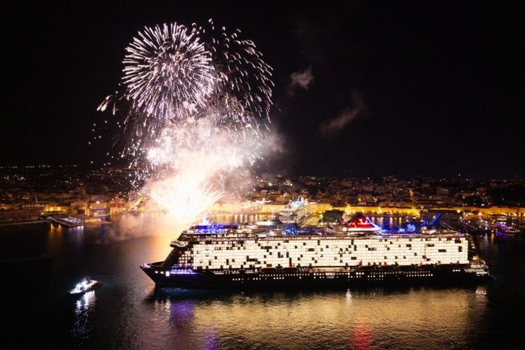 Imagen de portada - TUI Cruises Bautiza el Mein Schiff Flow