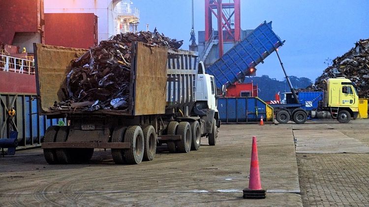 Imagen de portada - Talcahuano Port Terminal Ships 27 Thousand Tons of Scrap Metal Destined for Mexico