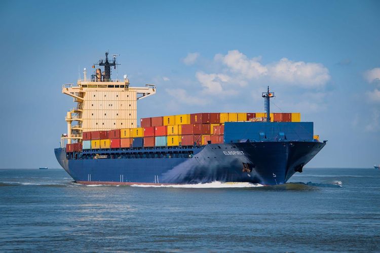 Imagen de portada - The Blockade of the Strait of Hormuz Reshapes Routes and Raises Freight Rates in Global Maritime Transport