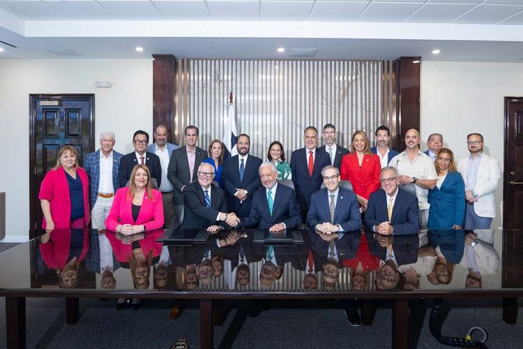 Imagen de portada - The Panama Canal and PortMiami Renew Cooperation Agreement