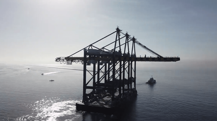 Imagen de portada - Three STS cranes set sail from the Port of Los Angeles for Kapalama Container Terminal