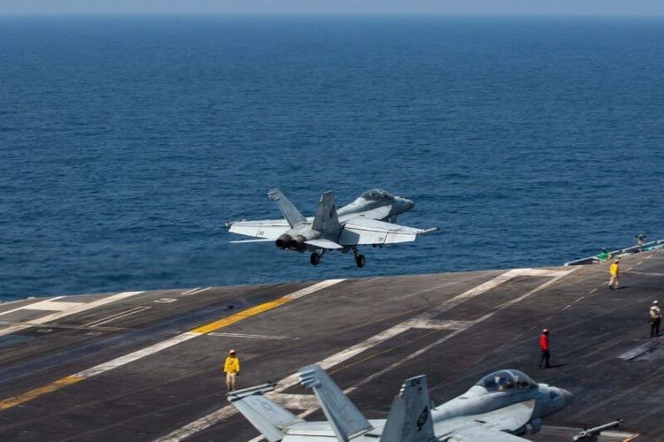 Imagen de portada - Trump Ordena a la Marina Volver a las Catapultas de Vapor para Portaaviones