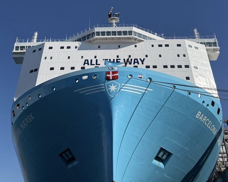 Imagen de portada - Two Maersk Vessels Successfully Cross the Strait of Hormuz