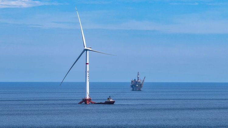 Imagen de portada - Typhoon-Resistant 16 MW Floating Wind Platform Enters Operation in China