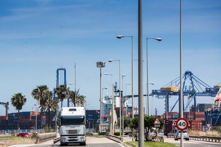 Imagen de portada - “ValenciaportPCS” lanza una nueva\xa0funcionalidad que\xa0facilita la interacción entre cargadores y transportistas