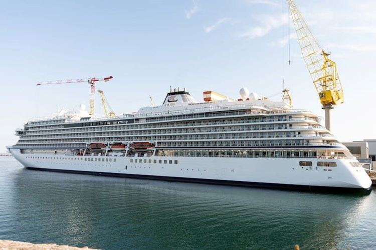 Imagen de portada - Viking Recibe su Nuevo Barco Oceánico, Viking Mira