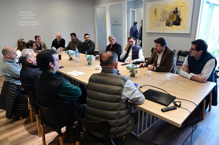 Agricultura y el BICE presentaron medidas fiscales y financiamiento para impulsar el riego agrícola en la Expo Rural 2026