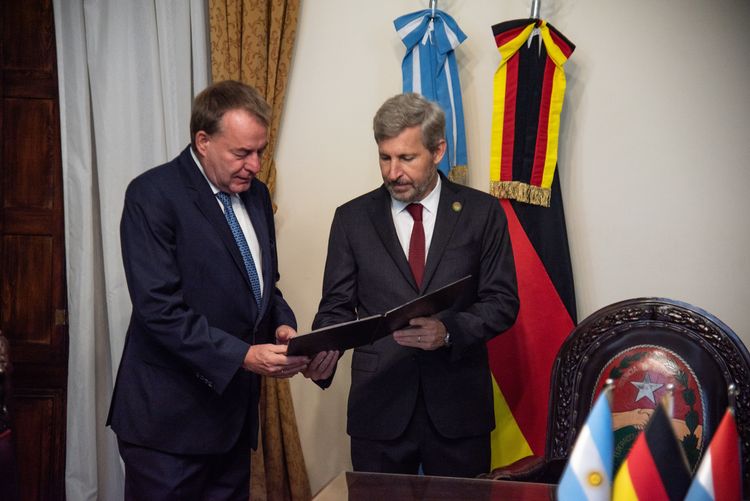 Frigerio inicia una misión en el Puerto de Hamburgo para afianzar las exportaciones de Entre Ríos