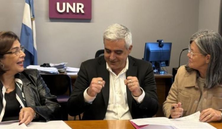 ENAPRO firmó un convenio de cooperación con la Universidad Nacional de Rosario