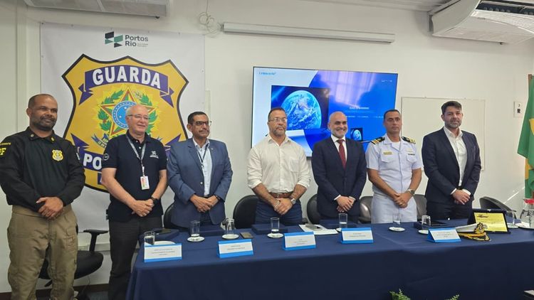 PortosRio firma cooperación con el MAPA y presenta la lancha Joatinga para reforzar la seguridad portuaria
