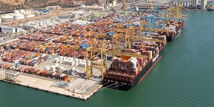 El sistema portuario español supera los 230 millones de toneladas de mercancía hasta mayo