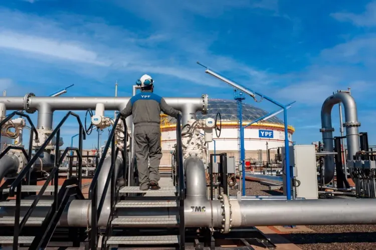 Impulsada por Vaca Muerta, la balanza energética registró el mayor superávit semestral de la historia argentina