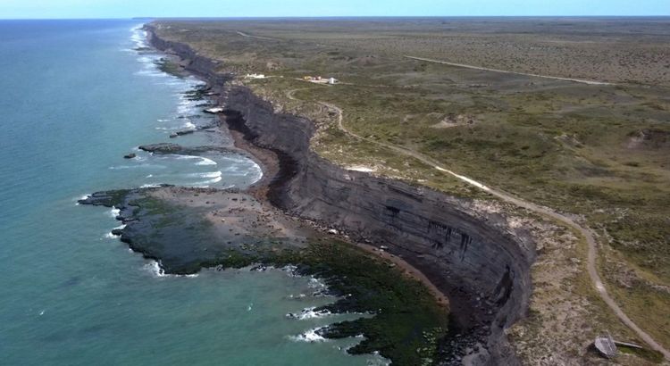 Proponen crear un polo logístico integrado por dos parques para abastecer los proyectos del Golfo San Matías