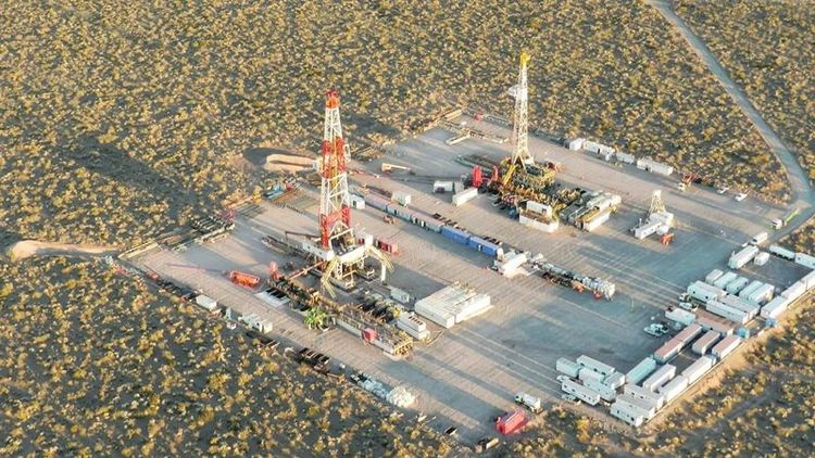 Vaca Muerta llevó la producción de petróleo de la Argentina a un récord de 926.925 barriles diarios