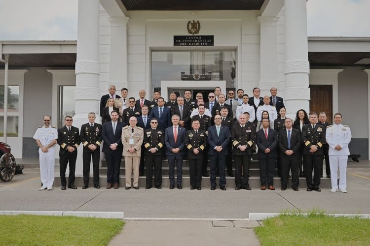 El Prefecto Nacional Naval representó a la Argentina en la Cumbre de Administraciones Marítimas de América Latina en Guatemala