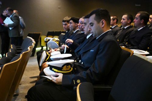 Especialistas del sector naviero debatieron sobre marina mercante, cabotaje y practicaje en el Congreso