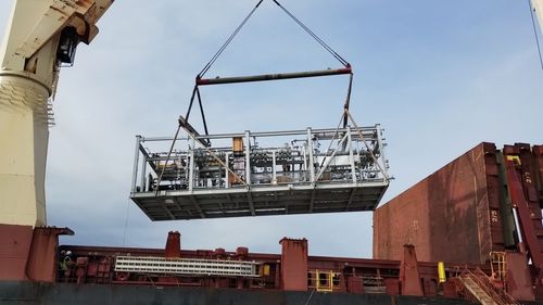 Loginter coordinó la descarga de más de 1.700 toneladas de componentes críticos para el sector energético en Bahía Blanca