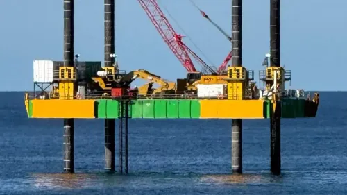 Vaca Muerta Oil Sur avanza en el mar: Emplazan una plataforma en Punta Colorada para exportar crudo