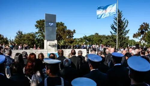 El Centro de Veteranos de Malvinas de Bahía Blanca convoca a socios adherentes en el Mercado del Puerto