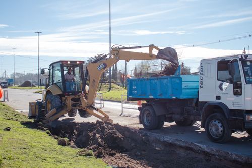 Avenida Almirante Brown: avanza la obra y ya se observa la transformación del principal acceso a Puerto Quequén