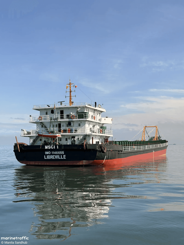 Navio de Carga Realiza Encalhe de Emergência na Costa das Filipinas; Todos os 15 Tripulantes Estão Seguros