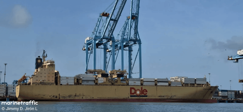Buque frigorífico Dole Colombia se incendia en la sala de máquinas en el puerto de Wilmington