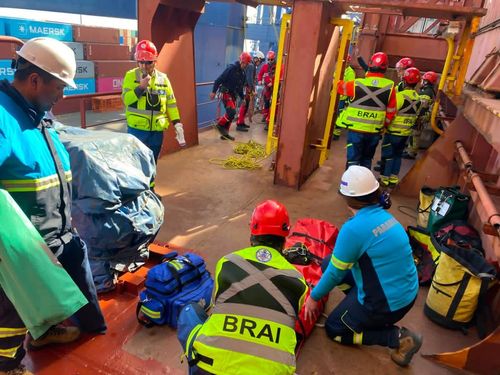 Simulacro de rescate en espacios confinados en terminal portuario STI