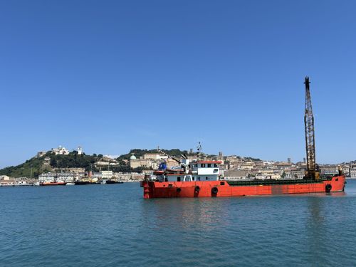Dragagem no cais 22 do Porto de Ancona com financiamento europeu