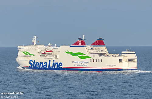 Ferry Evacuado Tras Fuga Peligrosa en el Puerto de Rostock