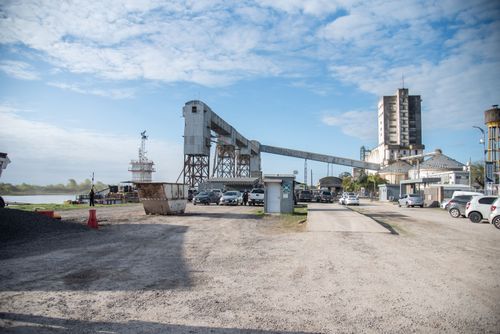 Rogelio Frigerio recorrió el Puerto de Diamante y destacó el potencial logístico de Entre Ríos