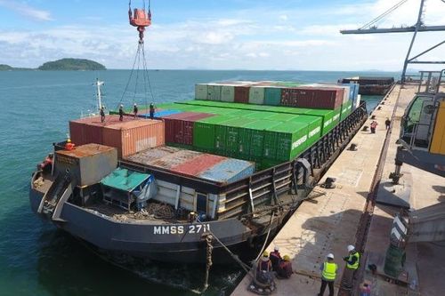 Terminal Kijing de Indonesia inaugura operaciones de contenedores