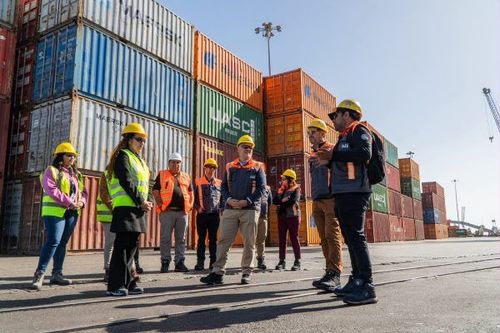 Paola Solari inspecciona operaciones y seguridad en ATI Antofagasta