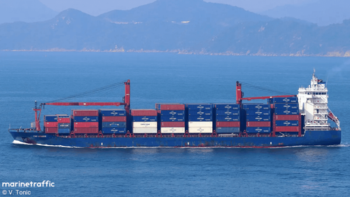 Portacontenedores CNC Uranus encalla cerca de la entrada del puerto de Chittagong