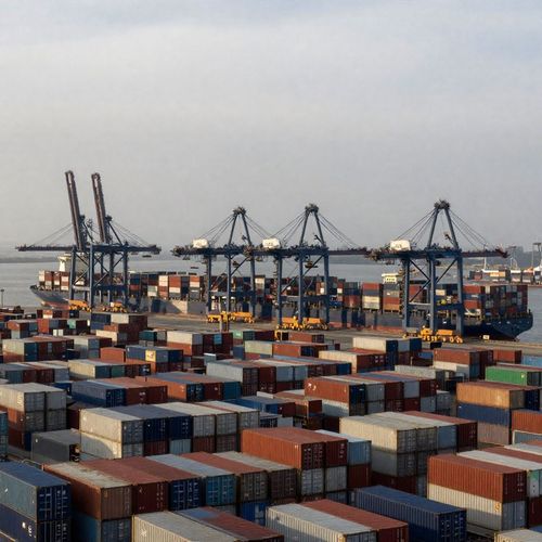 Contecon invierte en Manzanillo con arribo de 5 grúas RTG