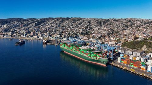 Tampa Triumph arriba a Valparaíso: buque de 13.656 TEU en TPS