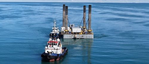 Un remolcador marplatense trasladó una plataforma autoelevable a Río Negro para las obras submarinas de VMOS