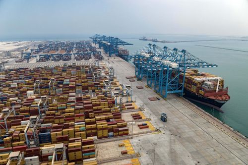 USD 22,8 millones para modernizar terminal de EGA en Puerto de Khalifa